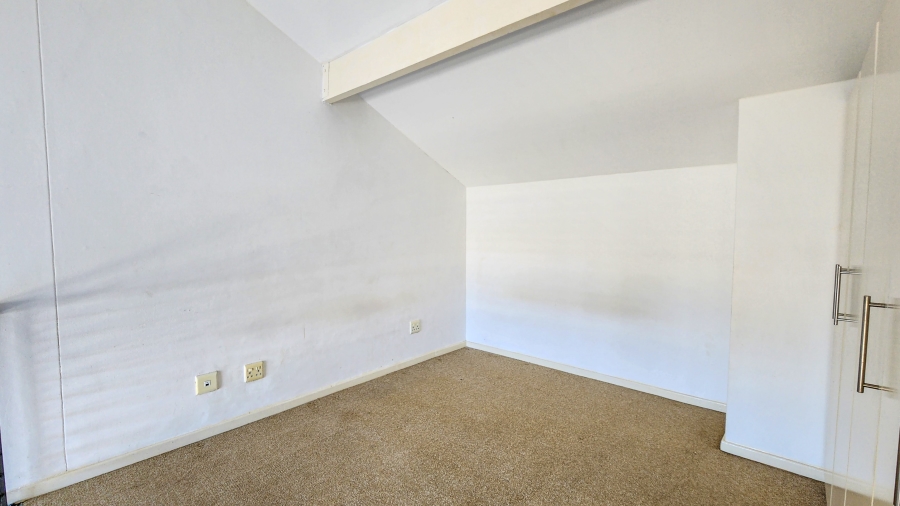 To Let 1 Bedroom Property for Rent in Muizenberg Western Cape